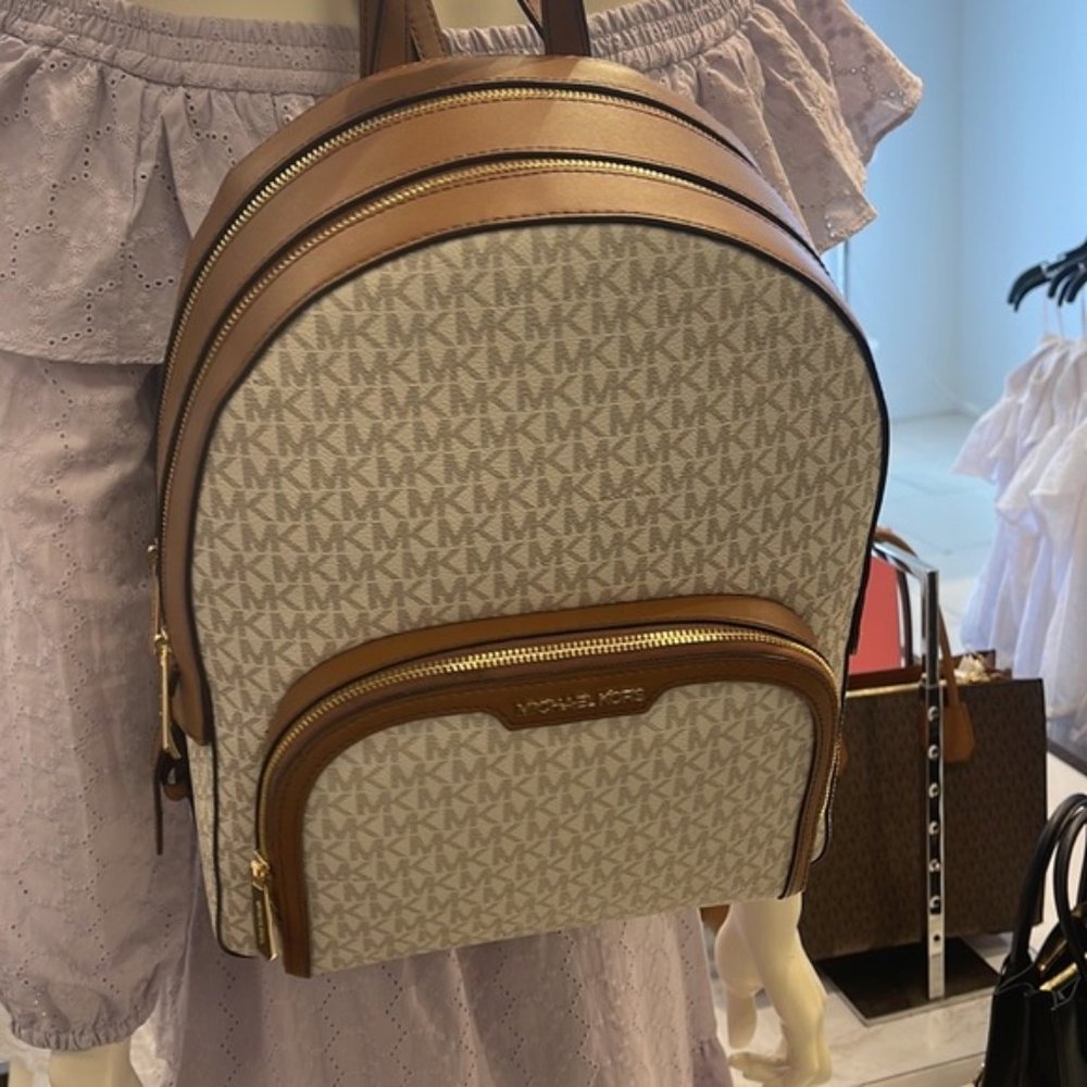 Michael Kors Jaycee Large Zip Pocket Backpack Vanilla - Picture 13 of 16